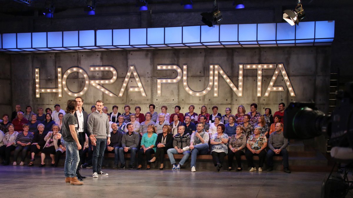 Todo era una aventura siempre, un reto, una diversión. Fijaos en la cara con la que el me mira, siempre con admiración y respeto. Asi era nuestra relación. Todo mi amor Alex ...🥰