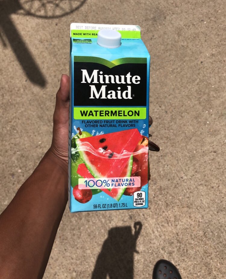 flept's tweet photo. They don’t even need expiration dates for these, it’s not makin it thru the night https://t.co/Wv7awqOsMH