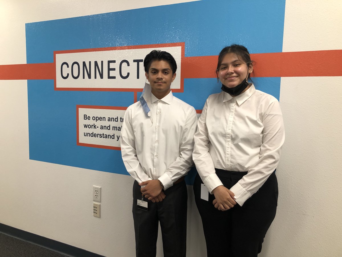 EXPfutureorg's tweet photo. They did it! 100+ students completed their year-long EXP Internship Program: Powered by Prologis! Thanks to 25 employers and our program partners: @Prologis , @PortofLA , the Steinmetz Foundation, and @LoyolaMarymount. #opportunityengine https://t.co/OF2Zk3jmJZ