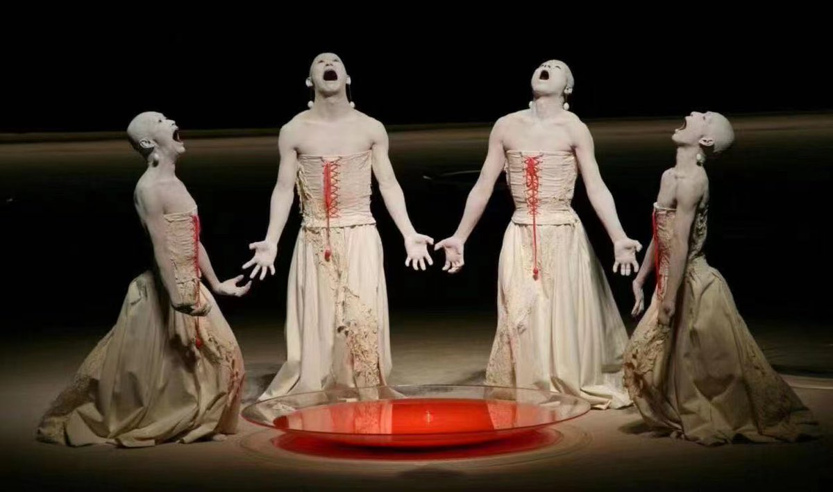 Piakiaa's tweet image. The Olympics opening is scary 😱
#Tokyo2020
#Olympics   #OpeningCeremony