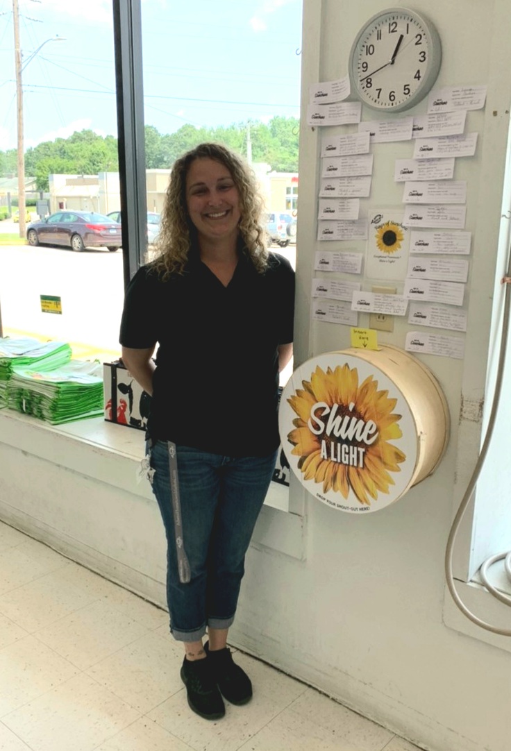 AdamsMarkets's tweet photo. It's a beautiful day! Do you want to shine a light? 🌞
Spread a little sunshine by sending a shout out to your fav Teammate!
Just fill out a slip and pop it in the #SunshineBox! 🌻
#GoTeamGo #LisbonCT #MissCalistaFTW #ShineALight https://t.co/XYhxveoASn