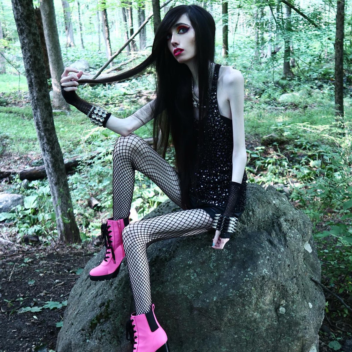 Eugenia Cooney tweet media