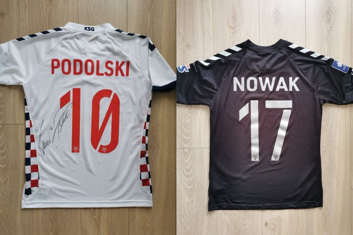 Na licytację dla małego Jasia trafiły 2 koszulki:
👕 <a href="/Podolski10/">Lukas-Podolski.com</a> z autografem 👉 bit.ly/3kPWp8U
👕 <a href="/Nowyy27/">Bartosz Nowak</a> z autografami całej drużyny 👉 bit.ly/3ByWzqW
Zachęcamy do licytacji na grupie "Licytacje dla Janka Kozub" oraz wsparcia 👉 bit.ly/2TxDxjN 🙏