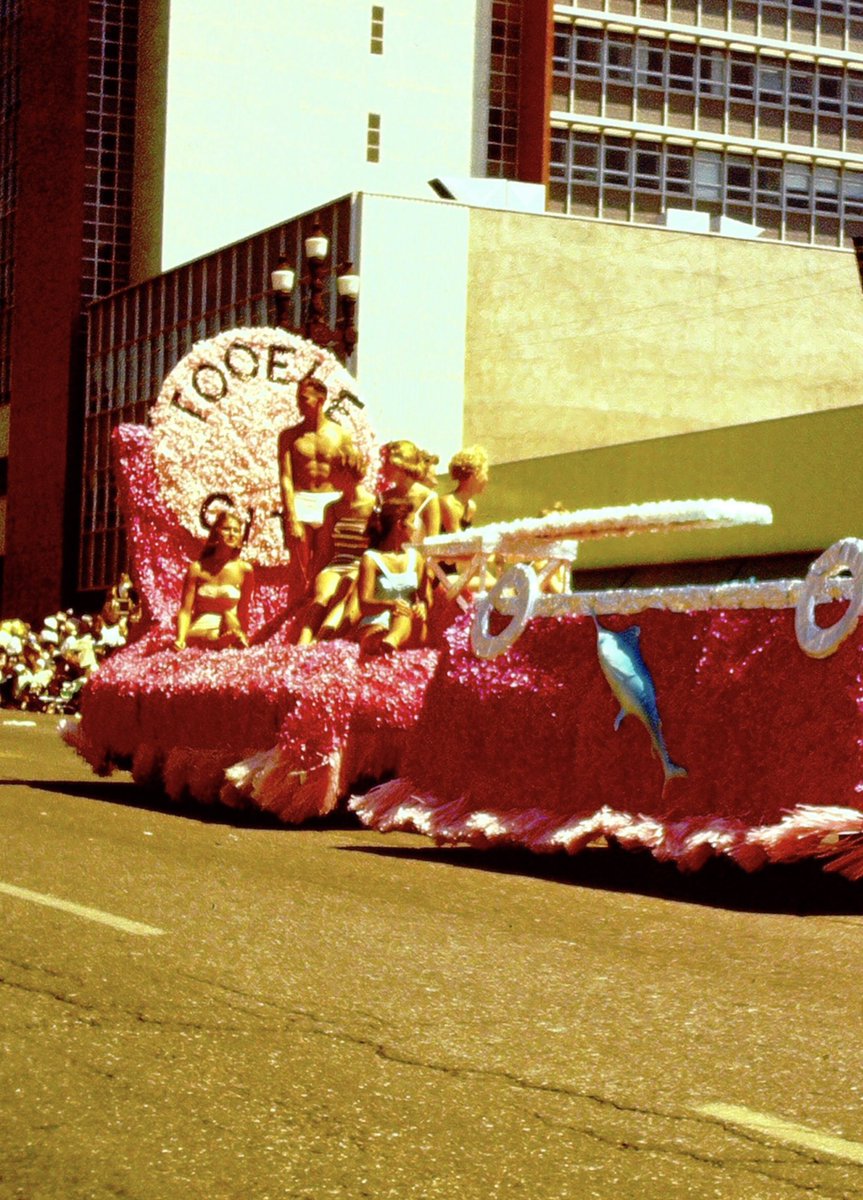 UtahRecorded's tweet photo. How about some 1950’s Pioneer Day parade for your feed today? #SLC #utah #daysof47 https://t.co/1fASBBF230