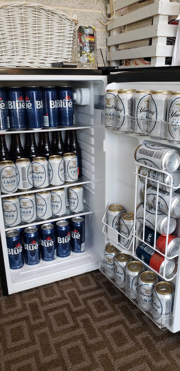 scothoffman11's tweet photo. Ready for the weekend. 🍻 https://t.co/jTNXRmqrj2