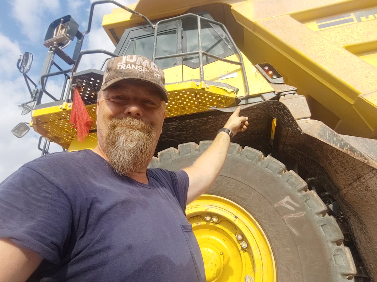 JumpTransport's tweet photo. Heavyweight Division 💪 #Transportation #OSOW #OKC #Lubbock #Trucking https://t.co/IjWFus66Hp