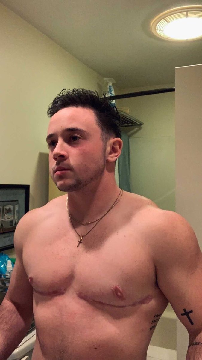 TransNshirtless's tweet photo. @liamlazore https://t.co/2ESGar6xgN