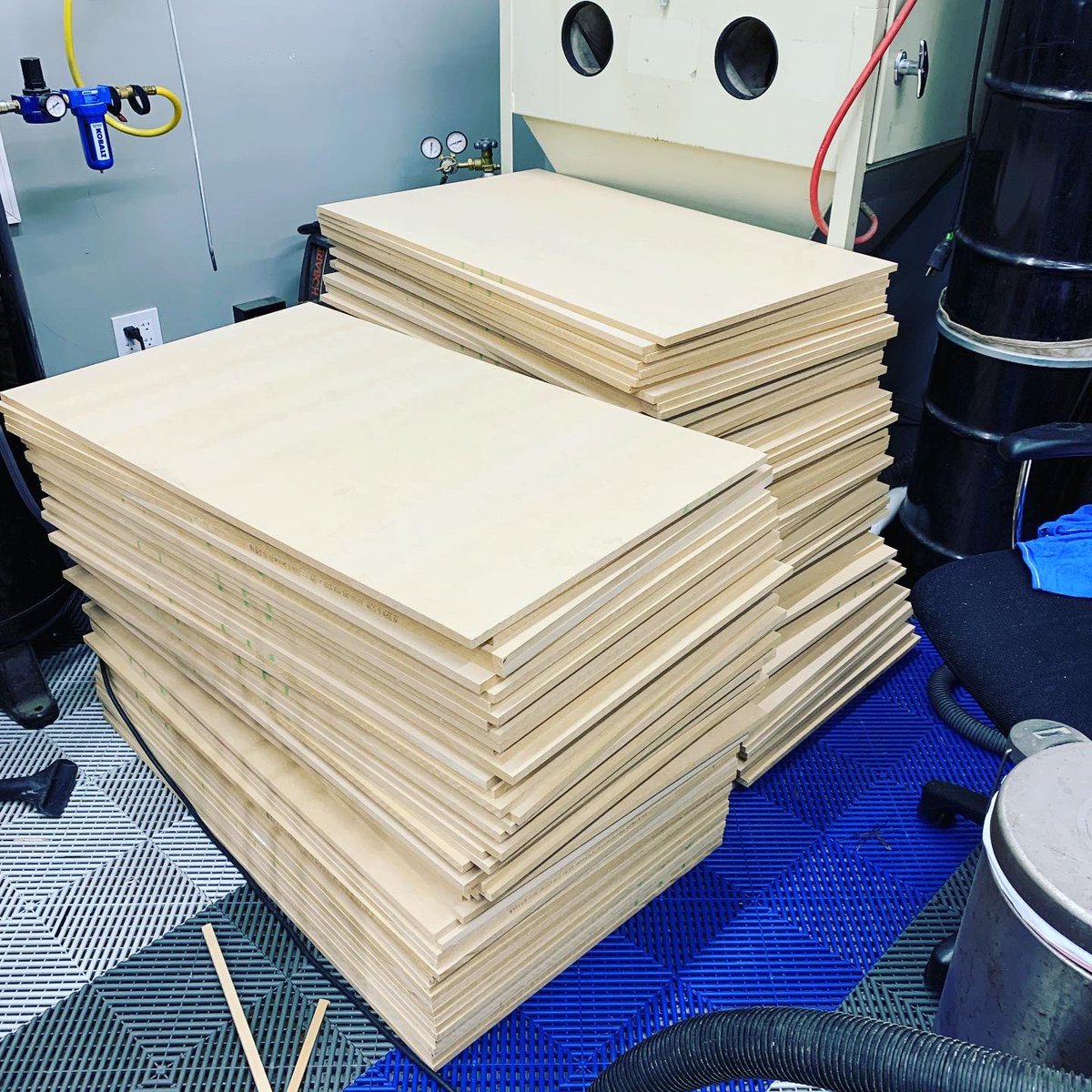 abusheroriginal's tweet photo. My new @SawStop table saw made short work of 4x8 sheets of 1/2โ mdf. Now they are ready to go into the @TrotecUSA laser to become something really amazing, all 120 panels. #abusheroriginal #tablesaw #mdf #shortwork #art #laser #smallbusinessowner #supportlocal #staytuned https://t.co/NWXKwQoji1