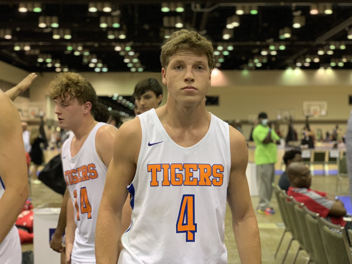 hoopseen's tweet photo. This Tennessee Tigers duo of AJ Nash (@AJNash_ ) and Jack Fry just combined for 39 points to help push the Tigers to an opening-round win. 

@tigers950 https://t.co/hiqtfRsuy5