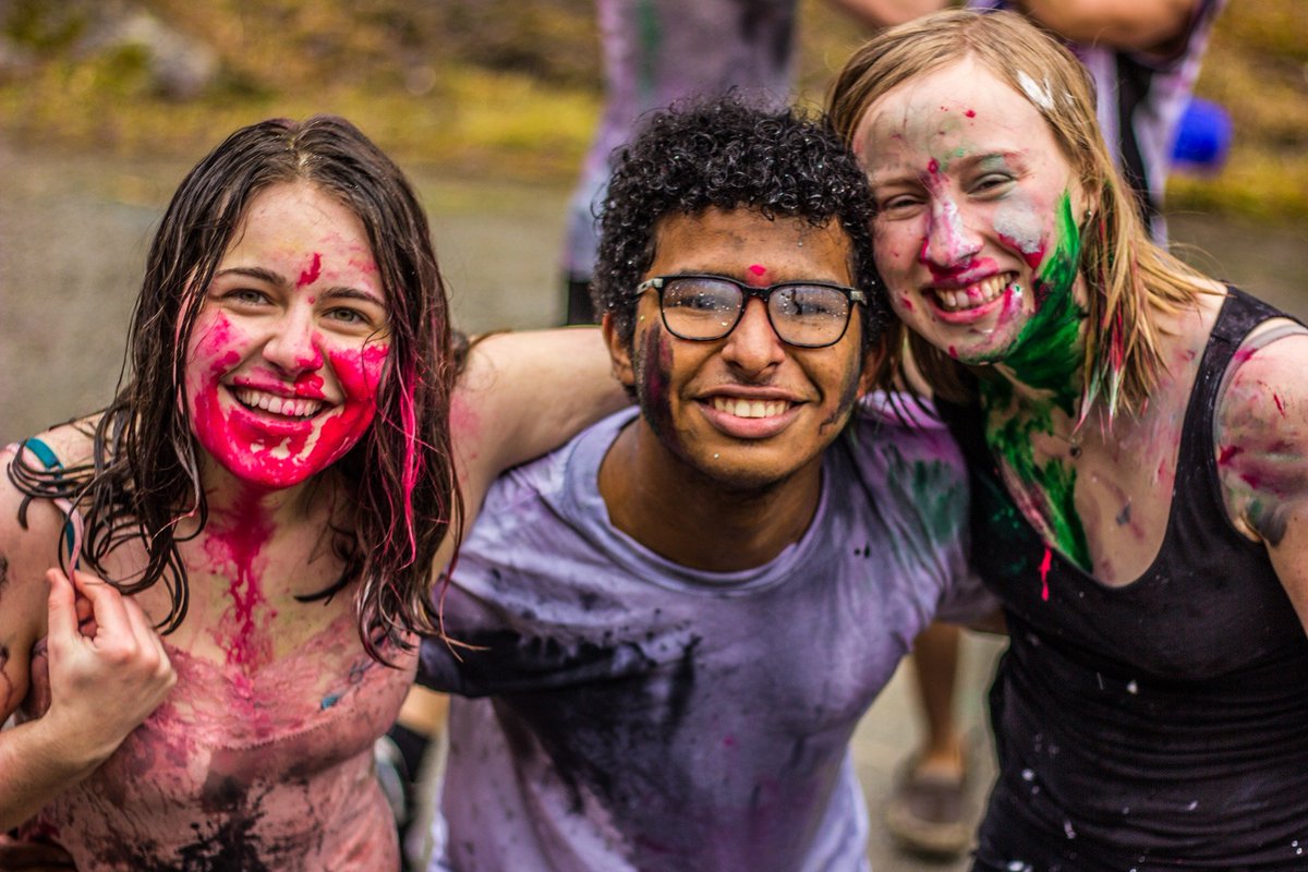 Why should it be you to work with us at UWCRCN? Because you want to be in an environment with 200 students from over 90 countries and vibrant staff members. No day is a boring one and the rest you can imagine 😃🤟. Apple Now. uwcrcn.no/vacancy/?fbcli…
