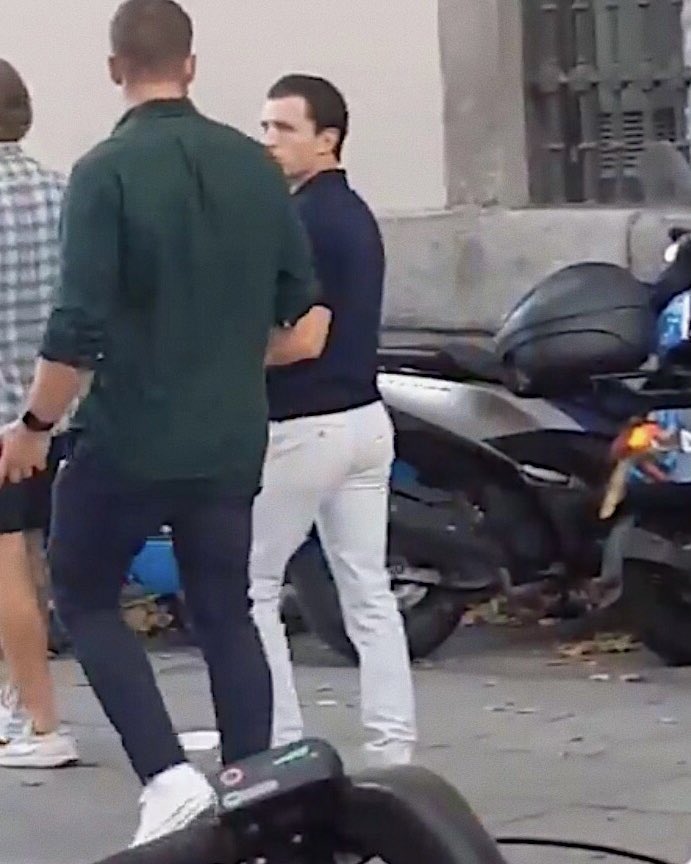 lfonsoHolland's tweet photo. let’s all take a moment to appreciate tom holland’s PHAT A$$. 🍑🍑 https://t.co/oC8NYsoFan
