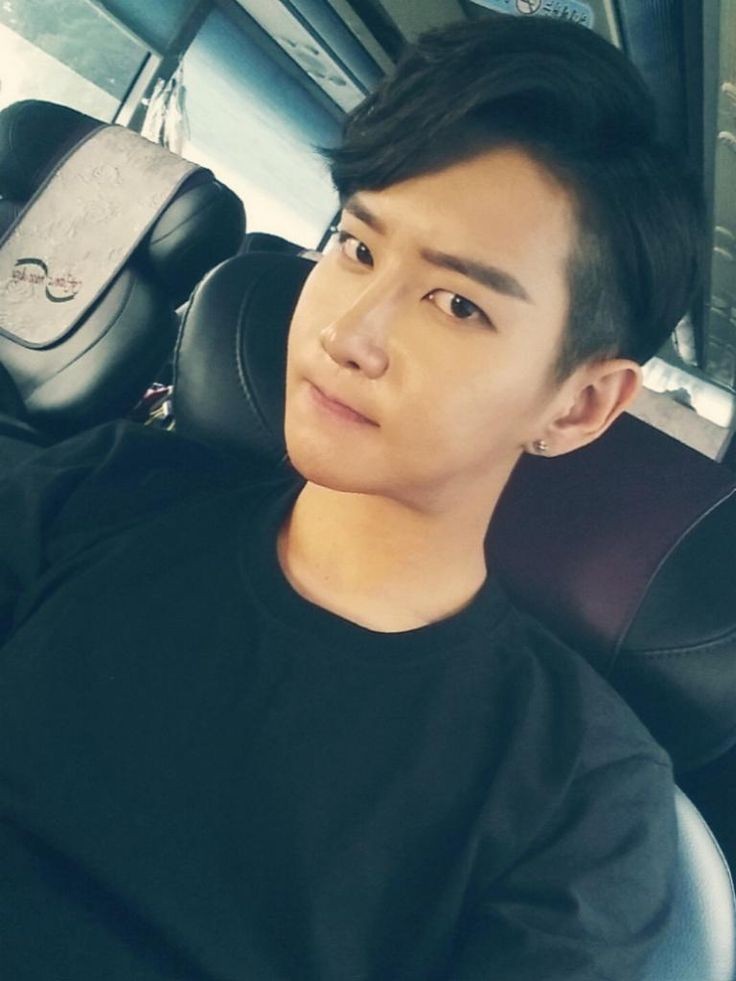 santiange_'s tweet photo. 🥴💛
#bbcselcaday #bbcsd @blockb_official https://t.co/5caHW9EPt7