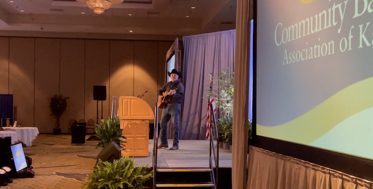 I've never had a musical intro for one of my an economics presentations. And I've never had a better introduction for an economics presentation. Thankful @CBAKansas and his team asked us to be a part of their incredibly fun annual convention!