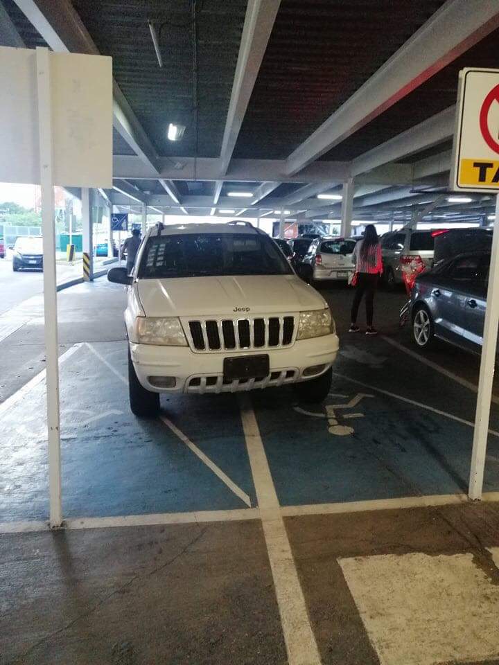 RupiReportero_'s tweet image. 🤬 ¿Que opinión se merece este #PIPOPE?🤔

Ni picha ni cacha ni deja cachar🤦