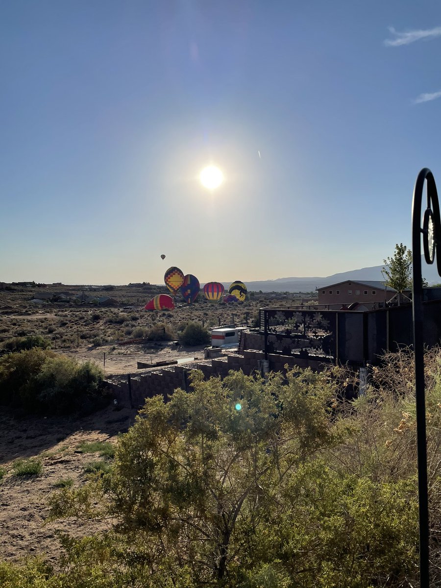 TexasLaurieD's tweet photo. Of course when I sleep in, y’all talk about hot air balloons. Hello? They take off in my backyard and I have connections for free rides, @KeithMalinak and @JeffyJFR. #NMBalloons #PutThatInYourPipe https://t.co/ppeOVoGV5C