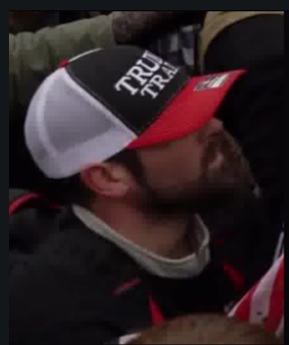 MacFarlaneNews's tweet photo. Another suspect the FBI is still seeking to find ... in the Jan 6 Capitol Insurrection

These images shows a particularly distinctive cap ===> https://t.co/KPUx9WVH4C