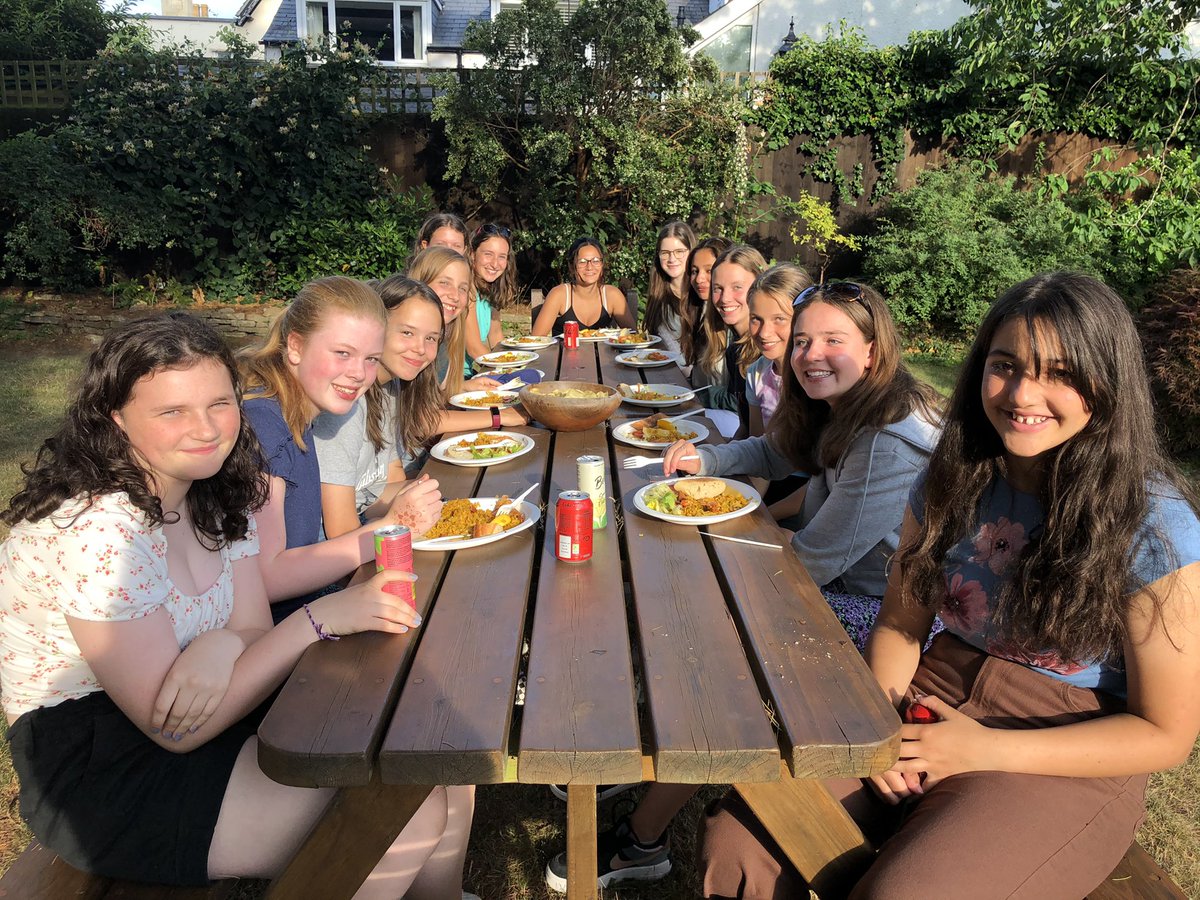 QueensHouseCC's tweet photo. Welcome to our new entrants in third, fourth and sixth form! 👑 Huge thanks to El Toro for the paella 🍤 as well as matrons and current queen’s girls for hosting us all so well 🙌 https://t.co/31OWkHiXcd