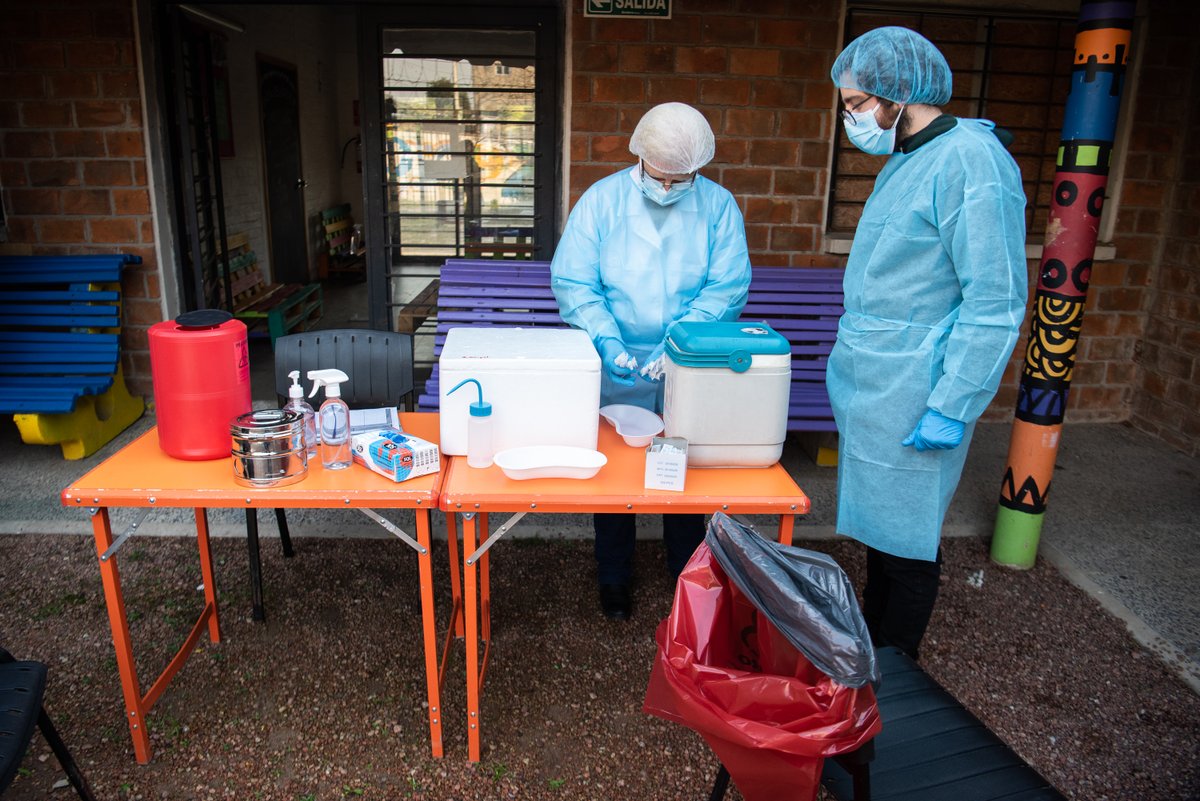 montevideoIM's tweet photo. #CuidarnosParaVolver 😷
💉 Nuestro vacunatorio móvil contra la #Covid19 recorrió esta semana diferentes barrios de Montevideo. https://t.co/gFrb7i4Cg0