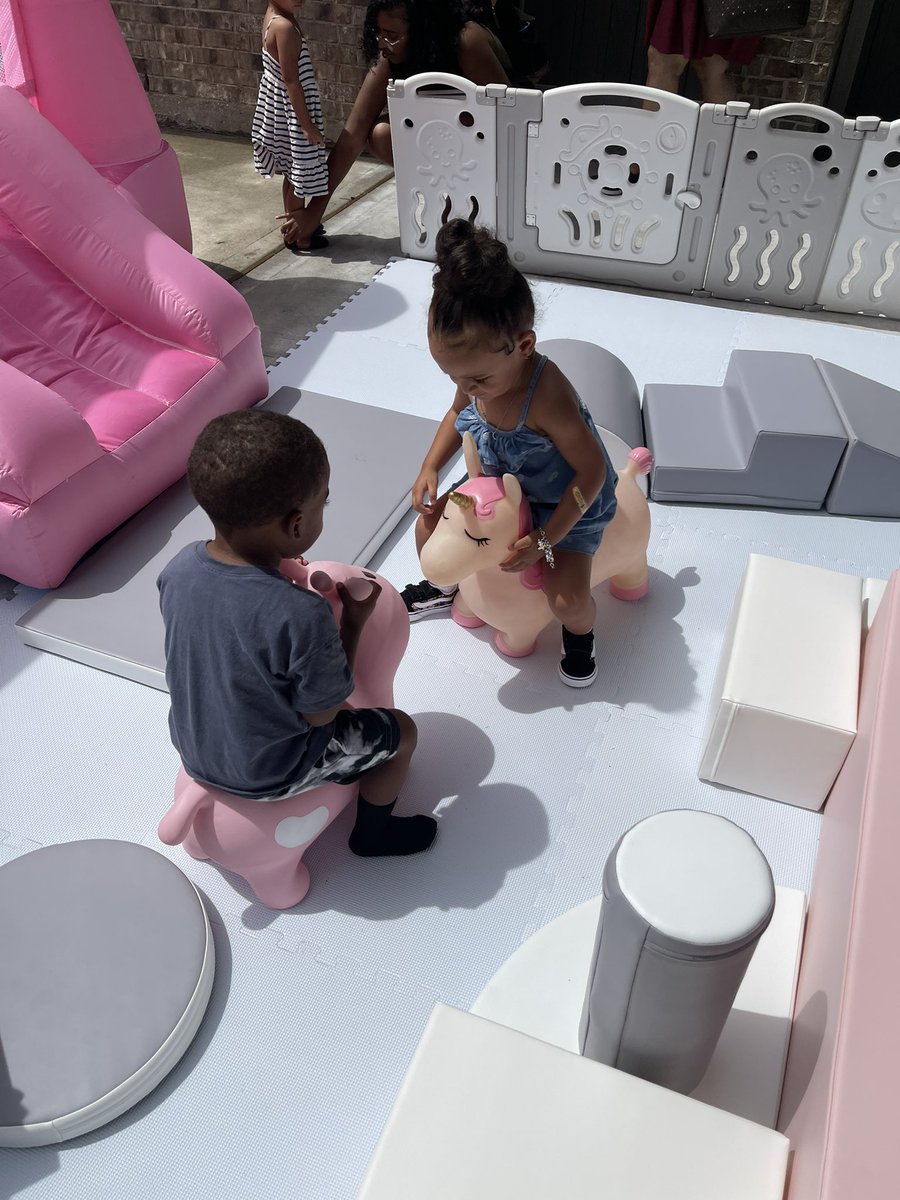 alonitza's tweet photo. Please share &amp; follow us on IG @ luxurybounce 🥰💕 https://t.co/Xo7WPajJSk