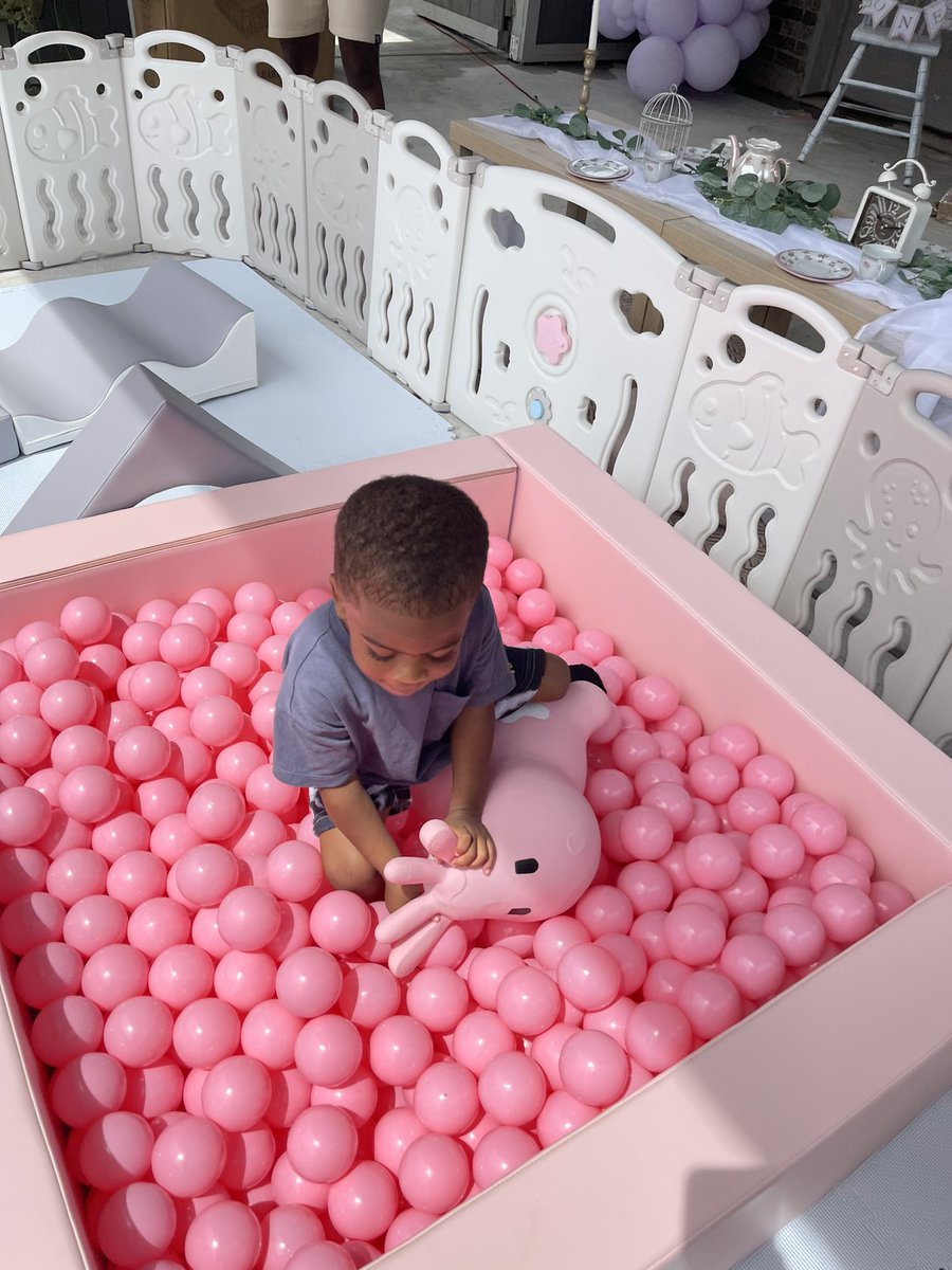 alonitza's tweet photo. Please share &amp; follow us on IG @ luxurybounce 🥰💕 https://t.co/Xo7WPajJSk