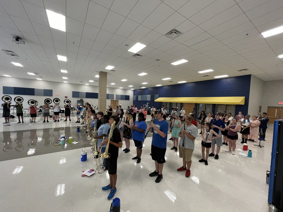 RockvaleBand's tweet photo. Getting better every day #MusiciansGrind #Rockvale3 #RocketsUp🚀 https://t.co/arRwzl6vNo