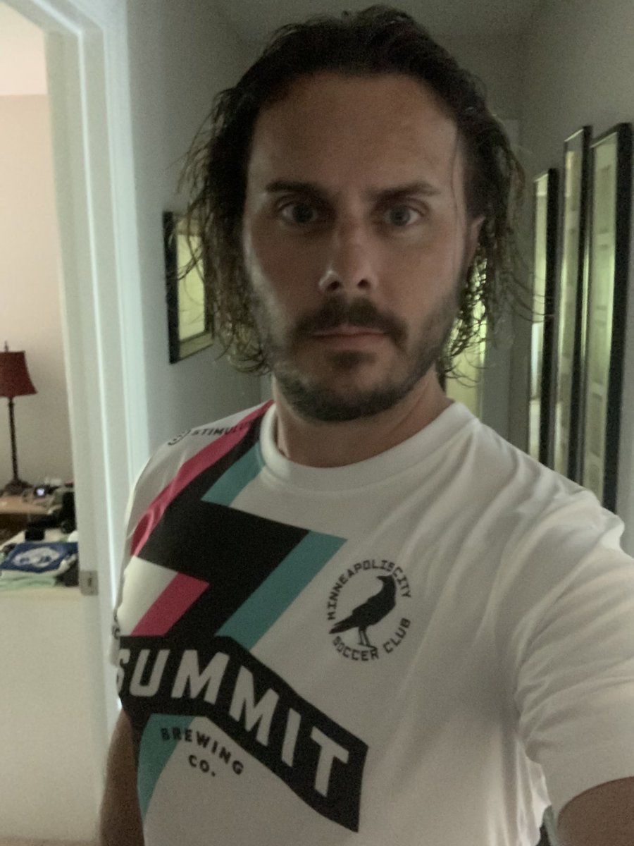 The David Bowie inspired @mplscity2 kit on my #FittedFridays on vacation (and @mplscitysc is in the playoffs tonight). Rural Virginia won’t know what hit them. #KitsAtHome #HomeShirts @FittedGoals @homeshirts1 @WFHomeKit @ShirtsIsolation