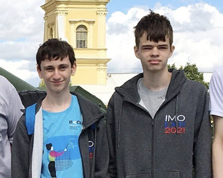 E7AnQWfX0AEUnS-?format=jpg&name=900x900