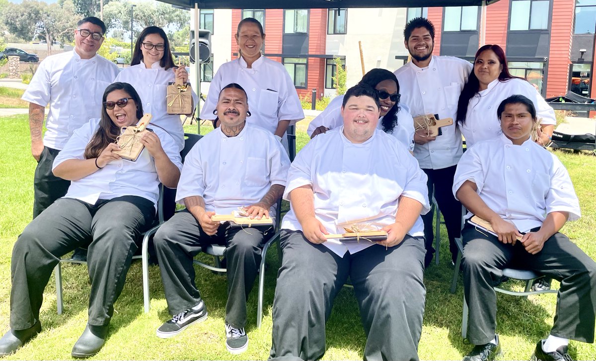 KitchensForGood's tweet photo. There is always a reason to smile, and Class 23 has a lot to smile about!
Congratulations to this group of rock stars for completing their 12-weeks at Kitchens for Good! We couldn't be more proud, and we can't wait to see what the future holds! #kitchensforgood #apprenticeship https://t.co/PCA9ceRdHj
