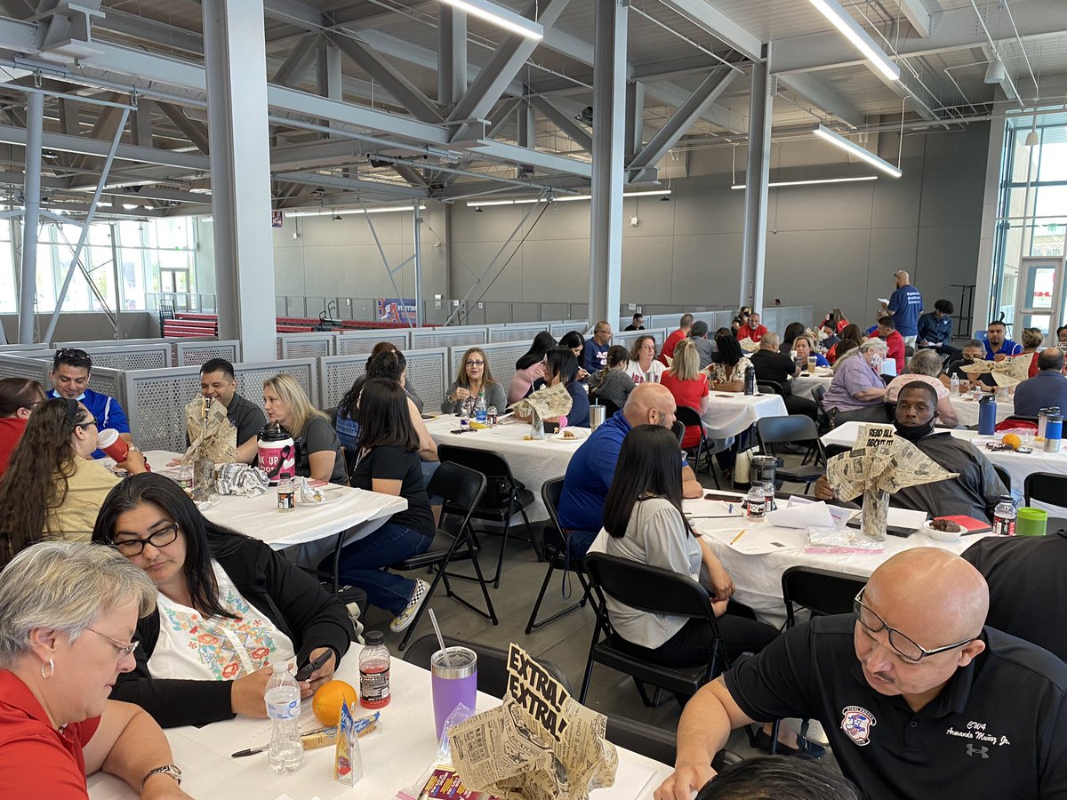 YISDRiskMgmt's tweet image. Day 1 at #BigRedPride of PD Week!! Thank You for Your Enthusiasm and Support!! 

Let’s Go Highlanders 🎉!! It’s Going to be an Amazing Year!

#LoyalForever #OneRed #TheDistrict @BelAirHigh