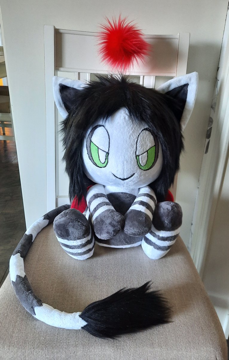 Ghostiees's tweet photo. Here’s something special that arrived recently - a custom-made plush of my Chao Ghostie! 👻🦇 The plush is large, as I wanted it to be about the same size as Chao are in Sonic canon! (See next Tweet for more info)
#SonicTheHedgehog #ChaoGarden #ChaoPlush #BringBackChaoGarden https://t.co/Bs1ShtV9Hf