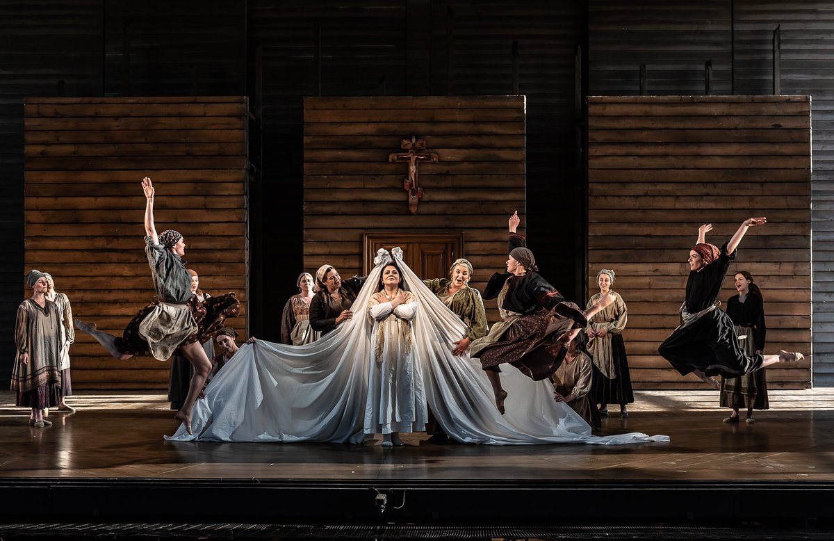 GarsingtonOpera's tweet photo. Congratulations to the whole #GOOnegin company 🥳
What a spectacular run of this astonishing show 👏
@philharmonia #GOOnegin #GarsingtonOperaChorus #EugeneOnegin #Tchaikovsky https://t.co/oBeFhfsorf