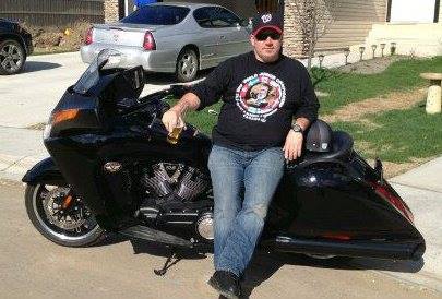 onabust's tweet photo. Well, I think it's time to move one from old faithful. My new Indian Chieftain is taking up most of my time. This gal has been a trooper, but she needs a new friend. #VictoryMotorcycle #VictoryVision8Ball . https://t.co/1AJKmtCJX9