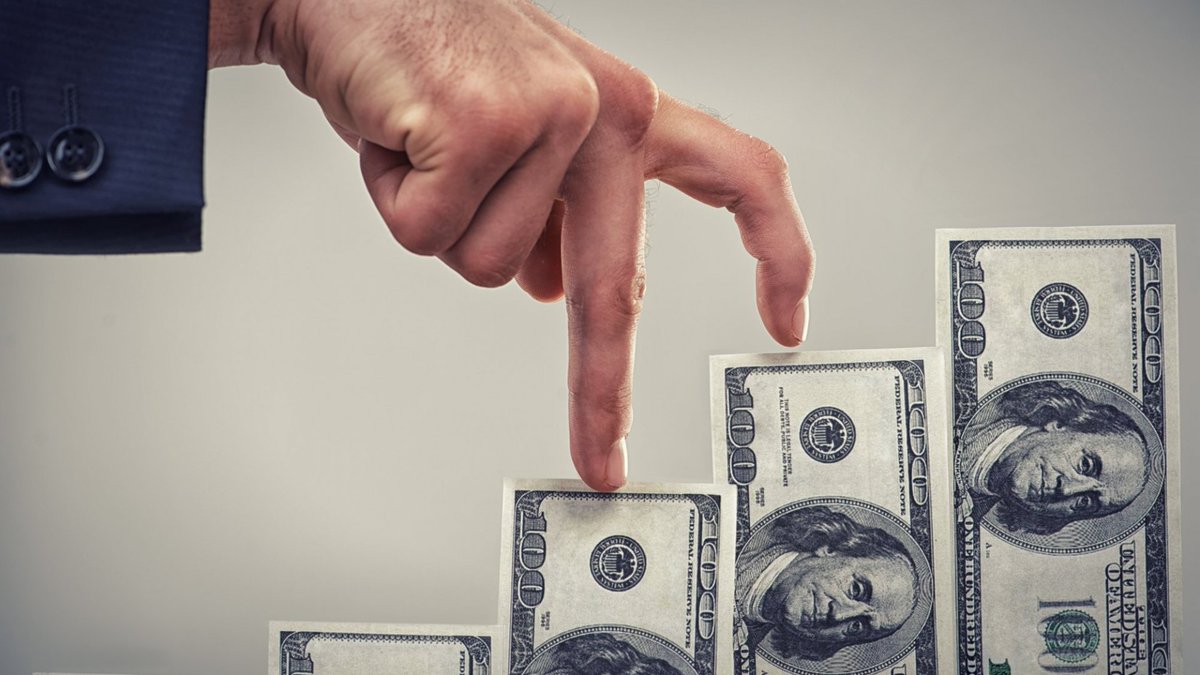 Earning money from customers and therefore, not having to rely on VCs to sustain or grow can give such a boost of confidence to a startup.

That power of controlling your own destiny is HUGE. Quite sad that many don't seriously consider that route.
#startups #entrepreneurship