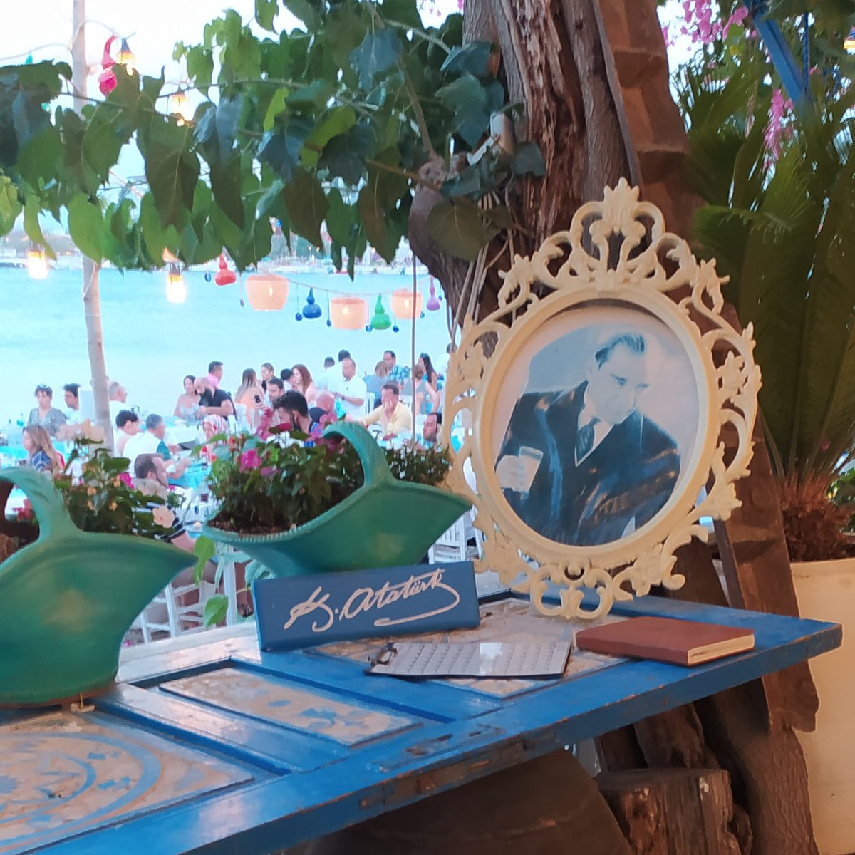 Varlığın güç veriyor.
#AtatürkAtamızDeğil