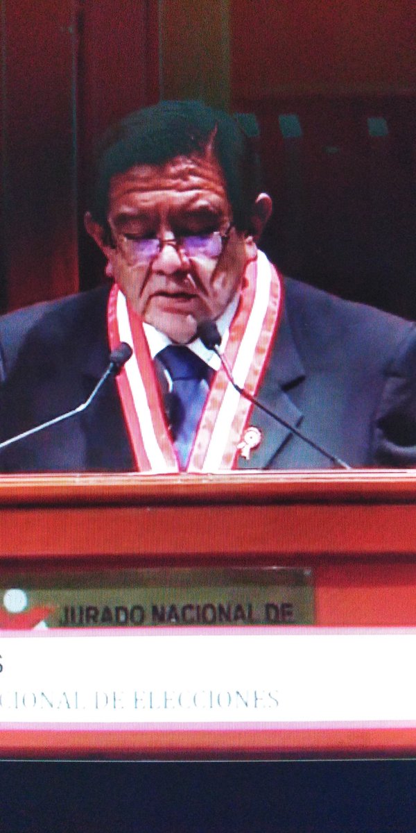 MariaAv99's tweet photo. A pocos minutos de la entrega de credenciales por el #jne. Live del mismo Jurado Nacional de Elecciones 📲 https://t.co/O34OAKqZgR