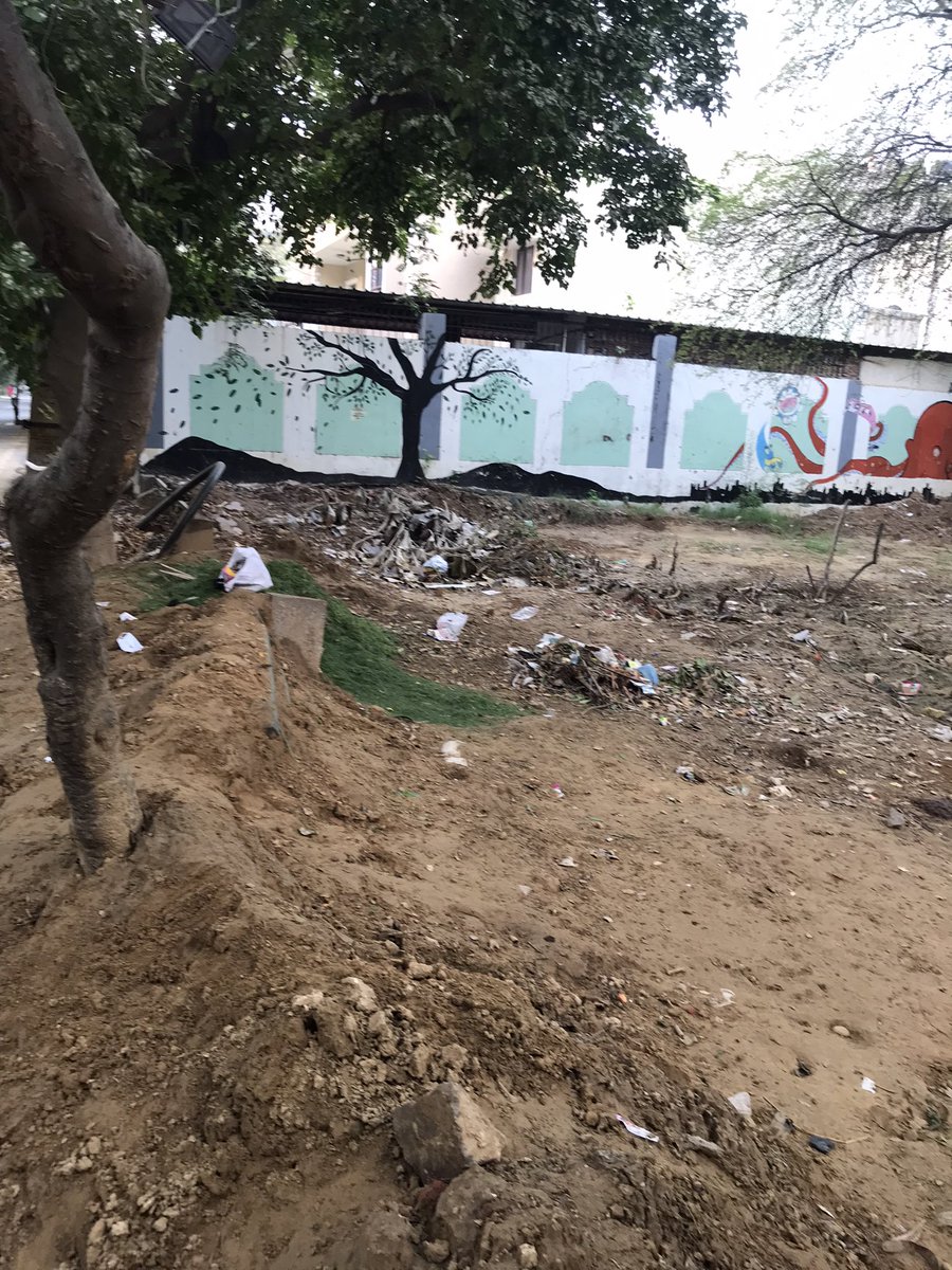 anujkapoorleo's tweet photo. @SouthCitySRWA @MunCorpGurugram @DC_Gurugram @cmohry I’m attaching the current status of the park. Kindly take corrective and permanent action. Lacs of rupees are being spent by MCG on development of parks and I fail to understand where is the money spent as I hardly see any development of this park. Not a penny spent on this park. https://t.co/FVyg7dEZ1b