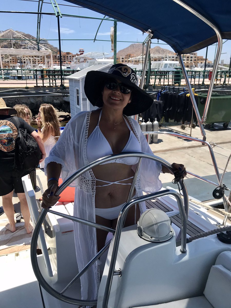 billonica's tweet image. I am the captain now! 🤣 Thanks for an awesome time #CaboAdventures! #Ahoy #CaboLife 💙⛵️