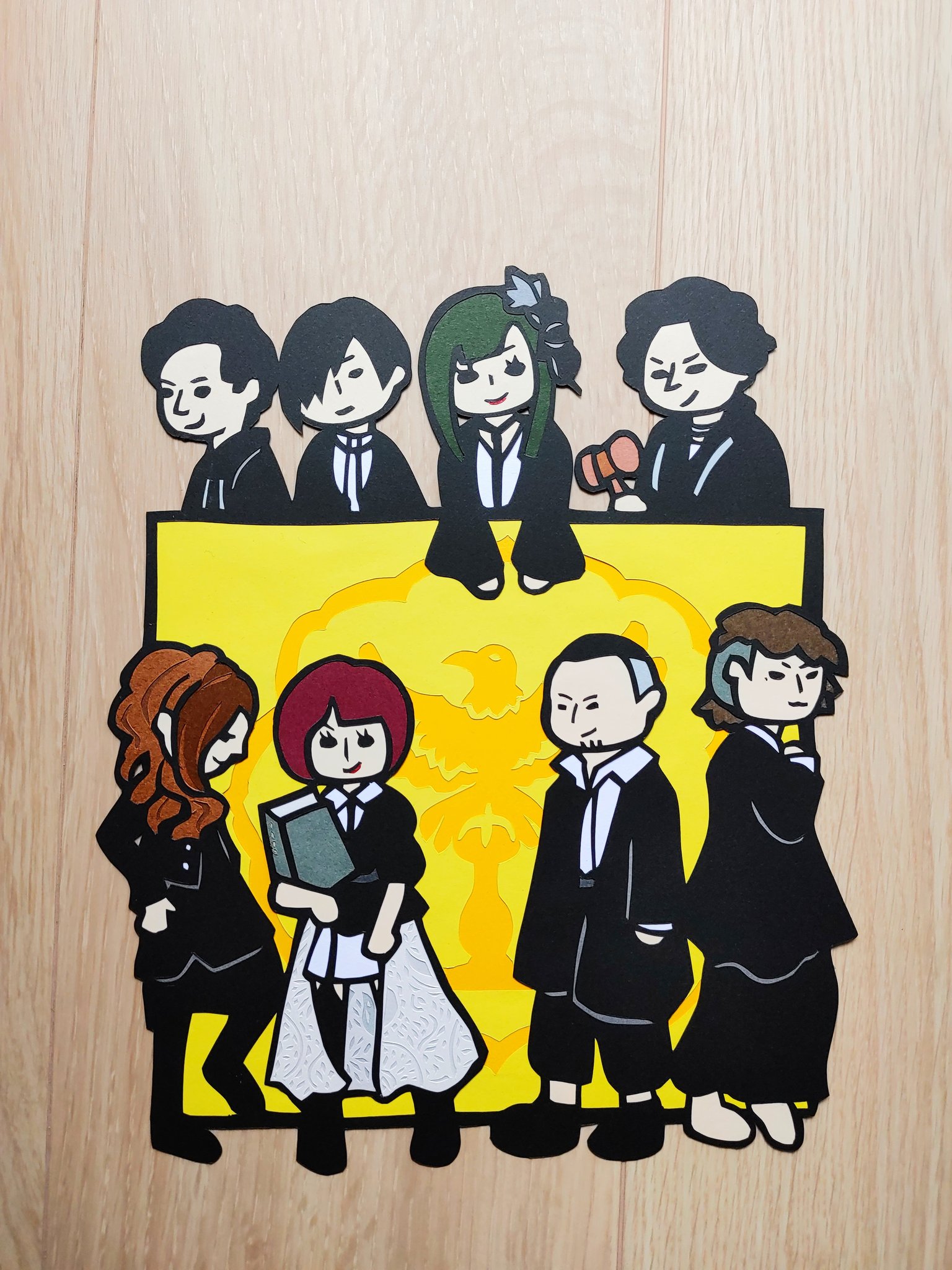セキ 和楽器バンドさんのstarlightの切り絵を作ってみました ドラマも曲も素敵でした 色紙の関係で黒髪が緑になってたりしますが 多少の色味の違いはご愛嬌ということで 和楽器バンド イチケイのカラス Starlight イラスト 切り絵