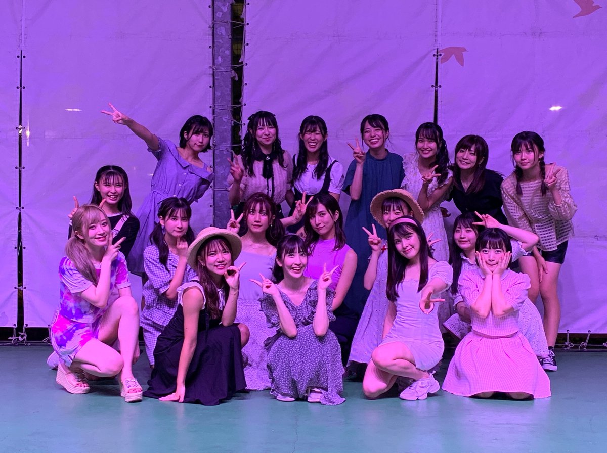 msBIG_eventPR's tweet photo. 【 #イオンモール常滑 】
2021/7/23
TOKONAME IDOL FESご来場の皆様ありがとうございました！とにかく暑く熱い一日でした💦
イベント参加メンバーみなさまからサイン入り色紙をいただくことができましたので近くお立ち寄りの際はぜひぜひご覧ください！😊
 #九州女子翼
 #アイドルカレッジ https://t.co/xumvBGKjvB