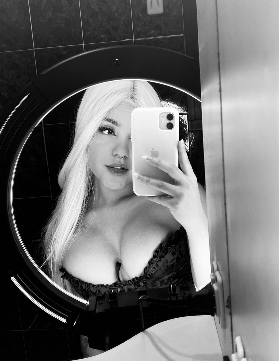 Blancoana_'s tweet photo. 🖤 https://t.co/3WBKDYvWgw