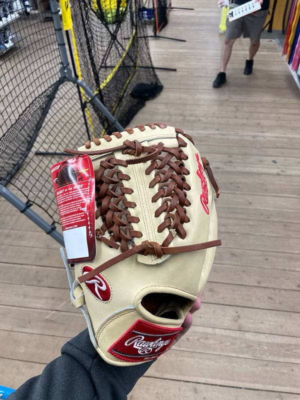 j_sabatier's tweet image. @IrmaTigers Desperately seeking help...my son was in Irma today watching his uncle play and lost his glove. He’s 11 years old and left handed and very upset about it. If anyone happens to come across it or turns it in, could you please message me. Greatly appreciate it.