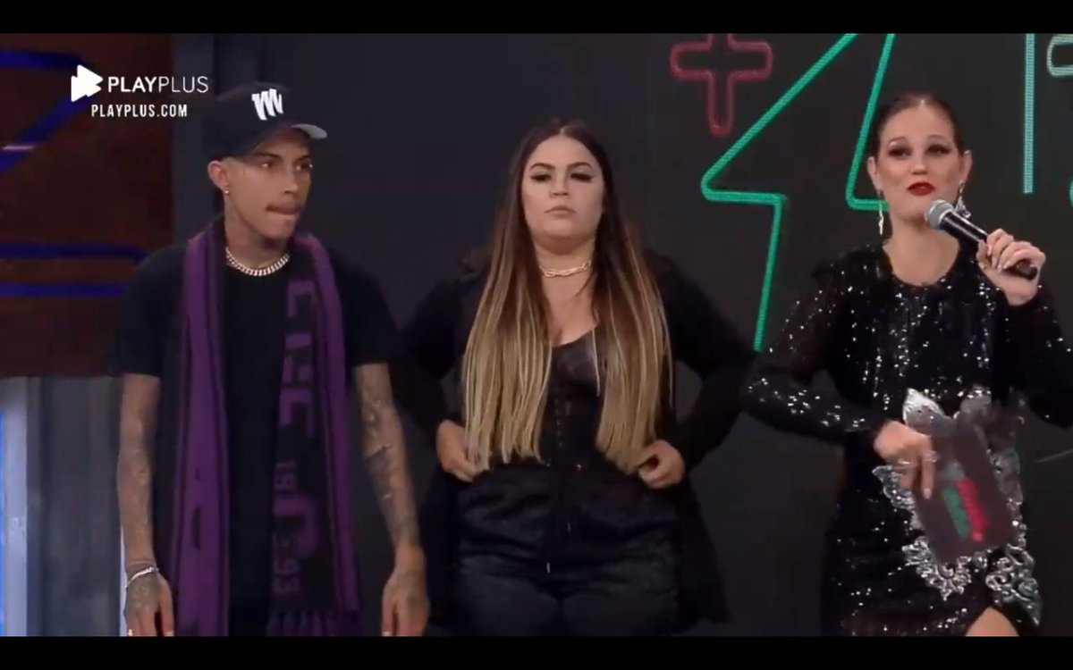 BolinhaAmarelaa's tweet image. &quot;Se eu soubesse que era só fazer brincadeira nao teria me esforçado nas provas.&quot; (Deborah)
&quot;Aceita que doi menos, bb. A gente até tentou manter a classe, mas nao dá. Já viram Fênix no centro de SP? PRUU!!&quot; (Mt) 

 #FinalPowerCouple #MaritheusCampeao