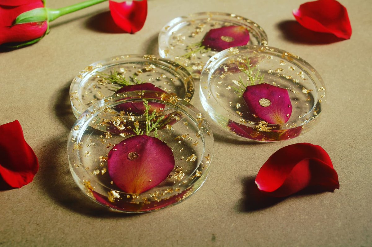 ZicoJude's tweet photo. 'Petallica' Coasters / Resin &amp; Gold Leaf / 4" × 4"

Made using real pressed flowers, gold flakes and transparent resin, this set is truly beautiful and unique.
.
#abstractart #coasters #gifts #resincoasters #resinart #homedecor #zicojude https://t.co/X3ePyPRkmP