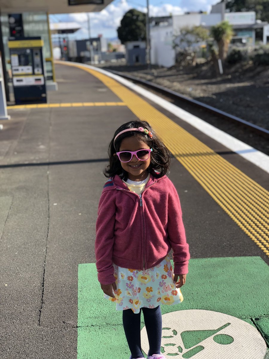 aun_ali110's tweet photo. #firsttrainjourney @AklTransport #weekendtrain https://t.co/qX1HwpSDwo