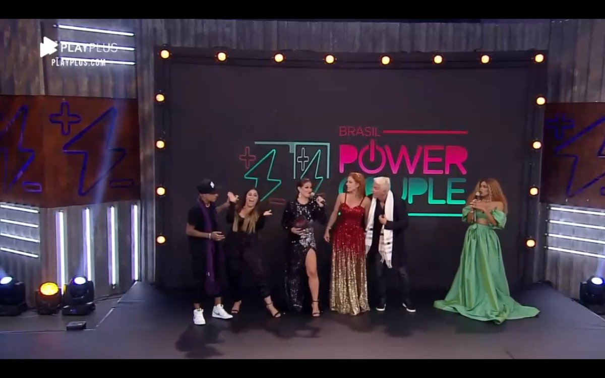 BolinhaAmarelaa's tweet image. &quot;Se eu soubesse que era só fazer brincadeira nao teria me esforçado nas provas.&quot; (Deborah)
&quot;Aceita que doi menos, bb. A gente até tentou manter a classe, mas nao dá. Já viram Fênix no centro de SP? PRUU!!&quot; (Mt) 

 #FinalPowerCouple #MaritheusCampeao