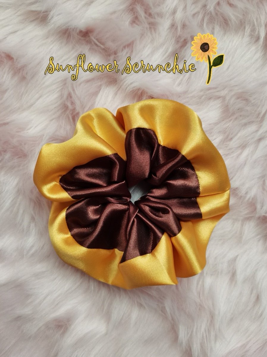 shesherry1996's tweet photo. Who loves scrunchies? 😍🙌

Benefits of using Scrunchies:
🌼Keeps your hair frizz free
🌼Prevents hair breakage
🌼Leaves no dents
🌼Adds luxurious style to any OOTD

You can check this out on my shopee.
🛒https://t.co/bF4yTNax76

#scrunchies #silkscrunchies #shopeeph https://t.co/IPXXAh6q4A