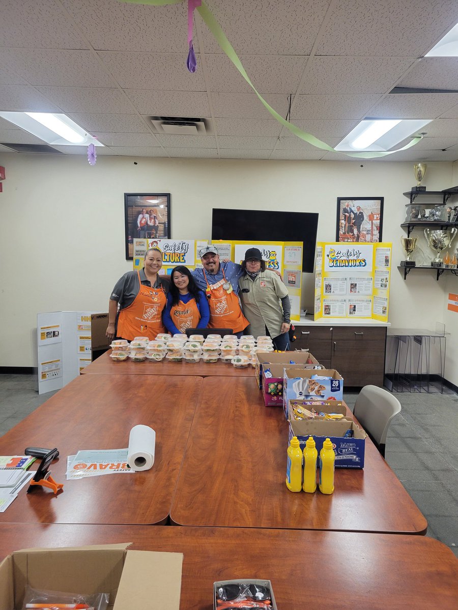 Celebrating the end of Safety Awareness Week with a lunch for all associates. And our 30 days safe.  #SafetyFirst #teamrancho #SafetyAwarenessWeek #INFOCUS