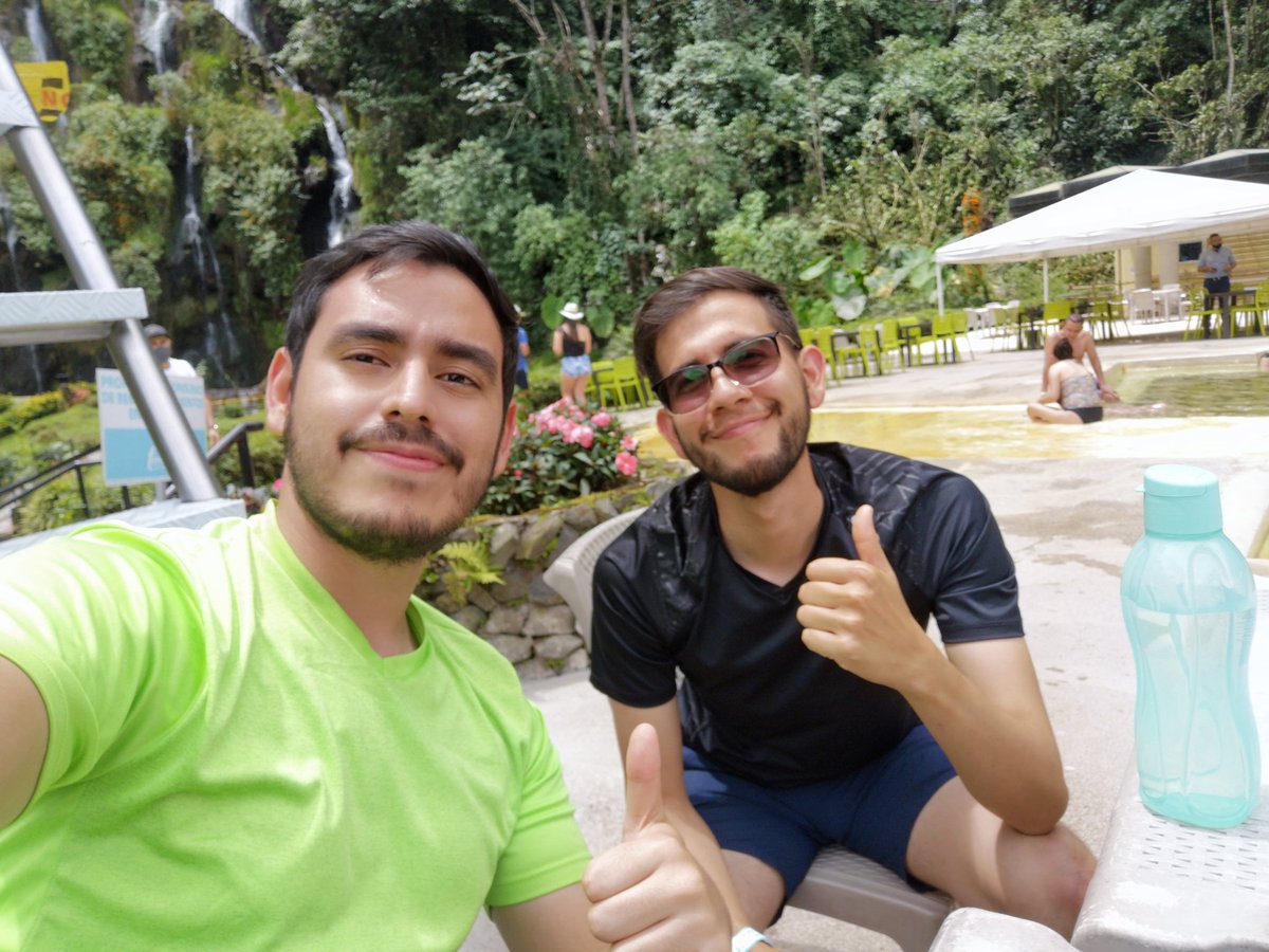 Leme48478690's tweet photo. Los momentos se disfrutan más no por el paisaje, sino por quién te acompaña a verlo. https://t.co/GxopuvccaG