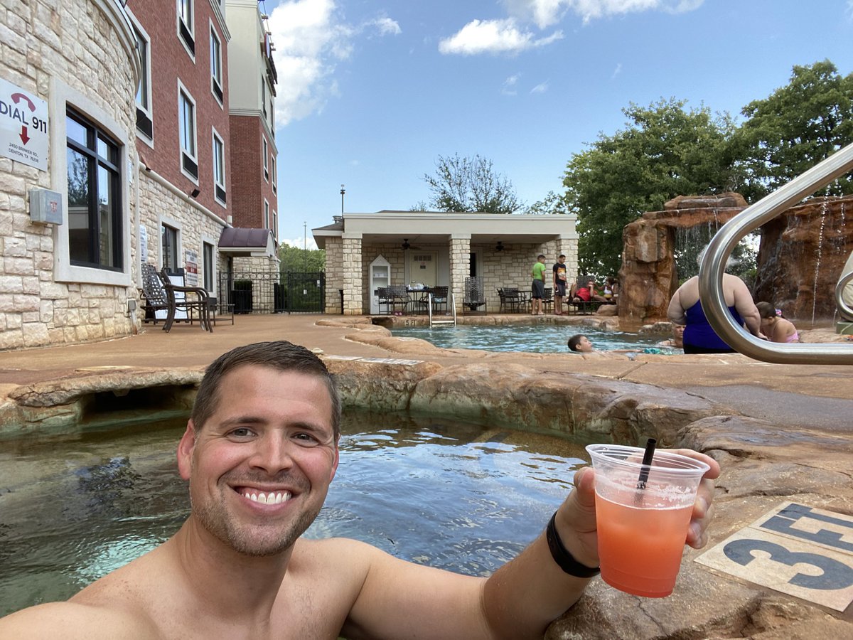BWCrownChase's tweet photo. Having a drink in the hot tub… #zachatbwp #heaven #premierlife #beourguest #hottub https://t.co/4gWvv3Ziys