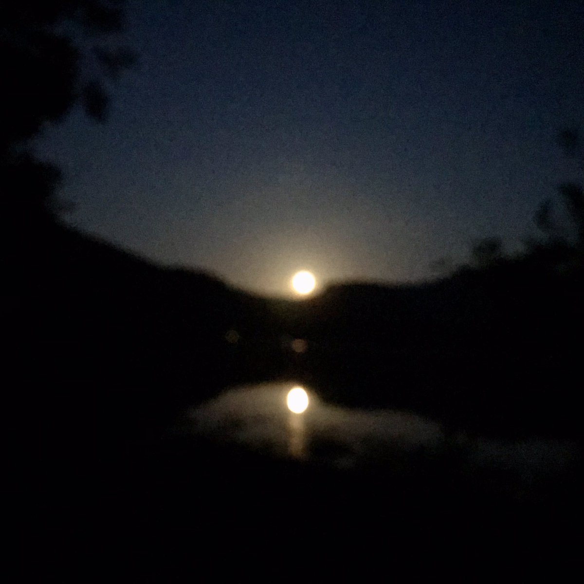 fredwvincent's tweet photo. Praise be to you, my Lord, through Sister Moon and the stars… the moon rises, the day ends, and another year begins; thanks be to God for family, friends and life! #birthday #stfrancis #sistermoon #thanksgiving #highlands #selah https://t.co/6mQwwj4T8B